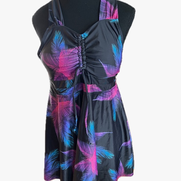 Bathing suit - Picture 2 of 6